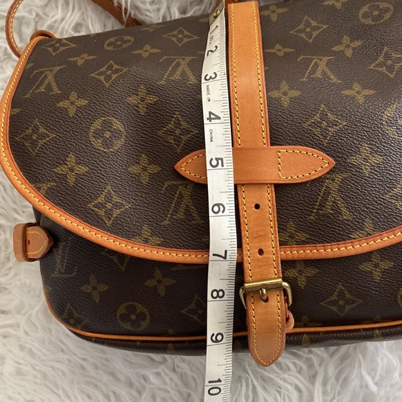 L V Saumur bag 100% Authentic - Picture 6 of 8